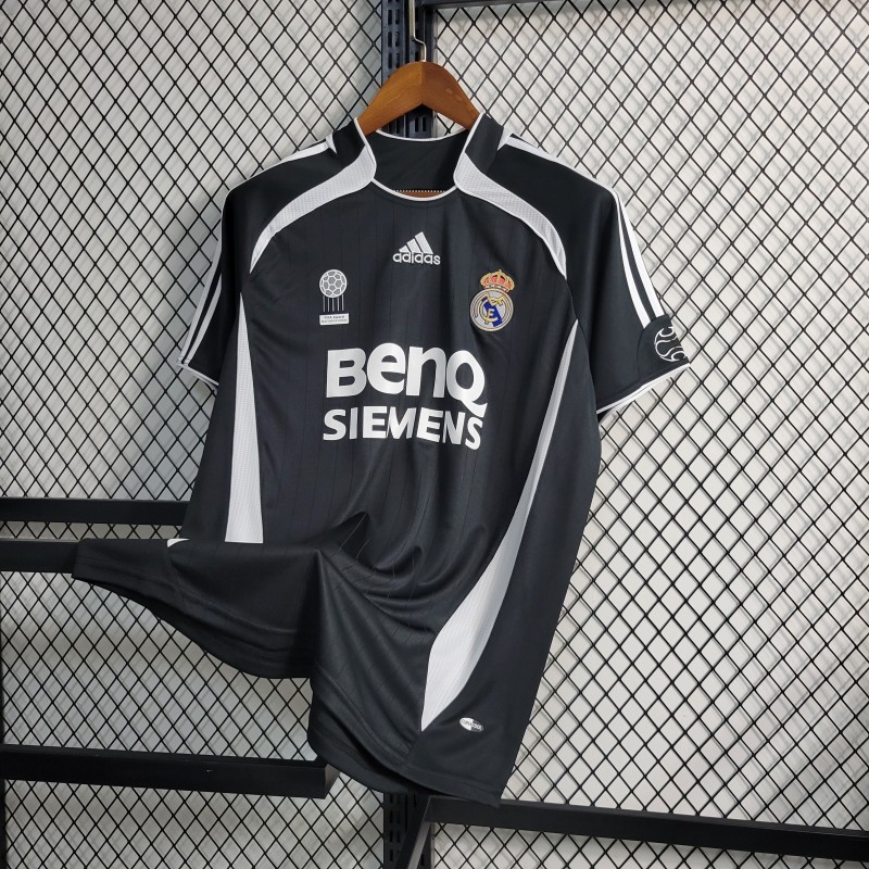 Retro 06-07 Real Madrid Two Guest
