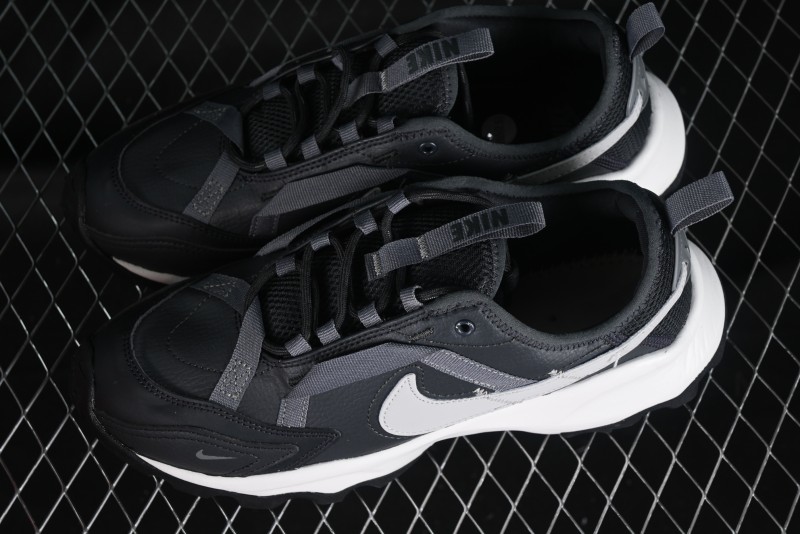 Nike TC 7900 Retro Chunky Dad Shoes with Reflective Swoosh and Cushioned Sole - DD9682-001