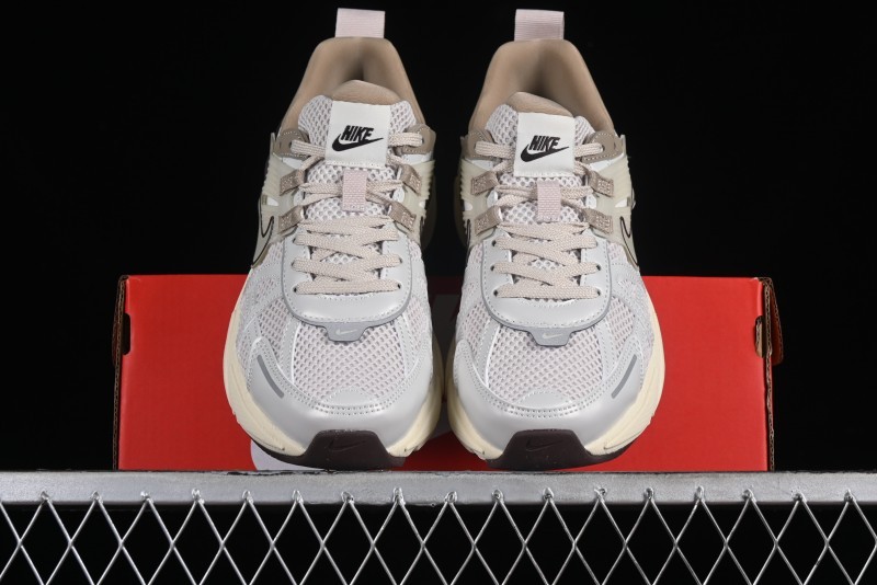 Nike V2K Runtekk 3XL Low-Top Retro Running Shoes with Shock Absorption and Anti-Slip Design - FD0736-103