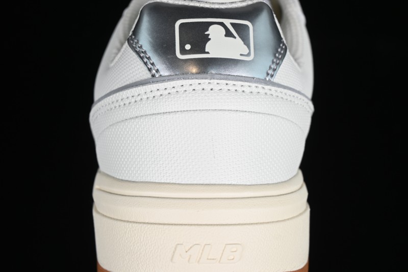New York Yankees MLB Chunky Runner Basic Lace-Up Lightweight Casual Sneakers - 3ASXCBS4N50IVS