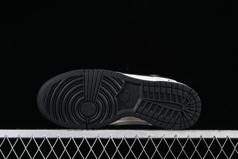 Nike Supreme x SB Dunk Low Casual Skate Shoes in Black and Beige - RM2308-237