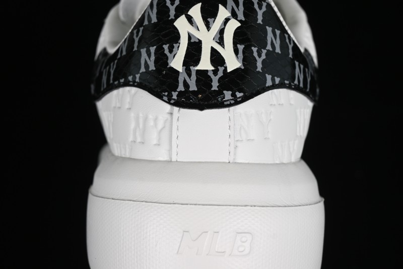 New York Yankees MLB Bigball Chunky Embo Monogram Platform Sandals - 3ASXEMN4N50BKS