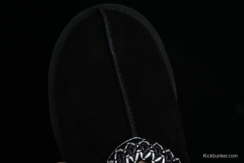 UGG Classic Mini II Snow Boots with TREADLITE Outsole - 5955