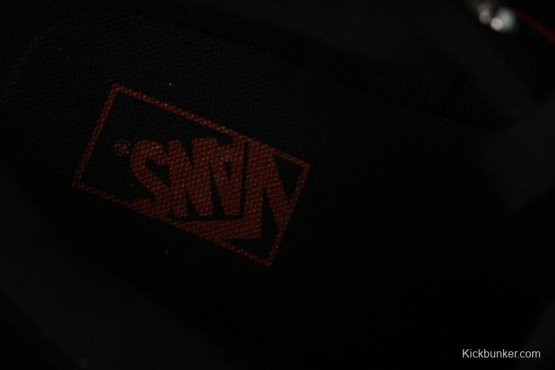 Vans Knu Skool Low Top Retro Casual Vulcanized Slip-On Shoes - VN0009QCSWE