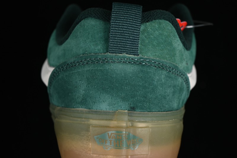 Vans Classics Knu Skool Retro Sneakers with Enlarged Toe and Thickened Sole - VN000CS0DWL