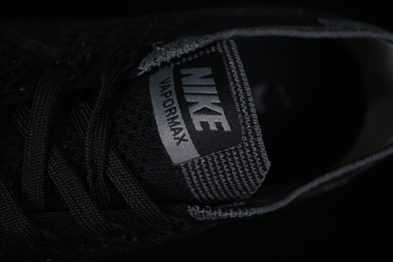 Nike Vapormax Flyknit Breathable Casual Running Shoes with Full-Length Air Cushion - 849558-007
