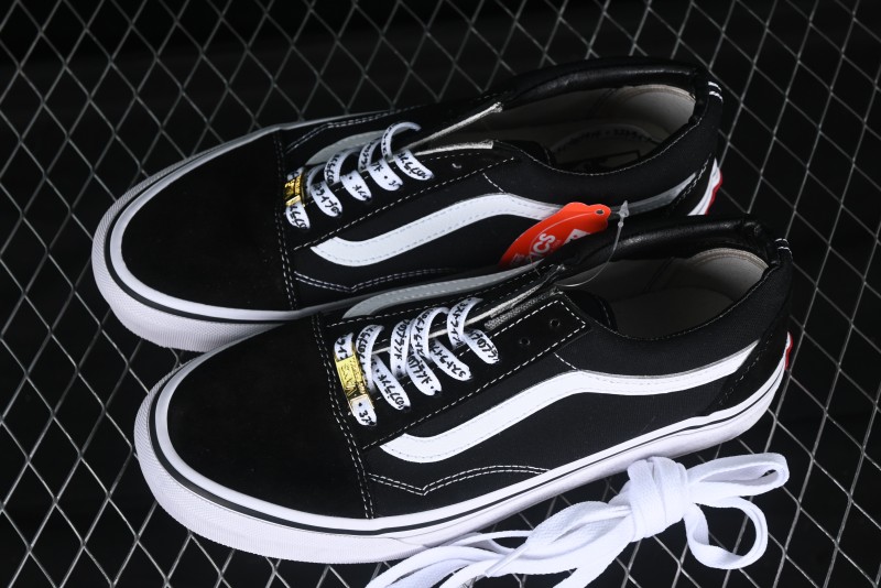 Vans Premium Old Skool Classic Black & White Low-Top Skate Shoes - VN000ZD4Y28