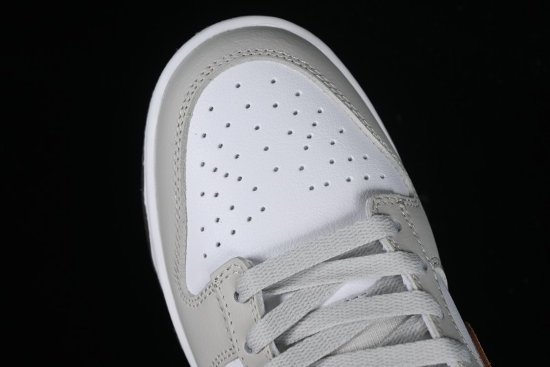 Nike Dunk Low SB Casual Sneakers in Phantom/Khaki Colorway - FJ4188-001