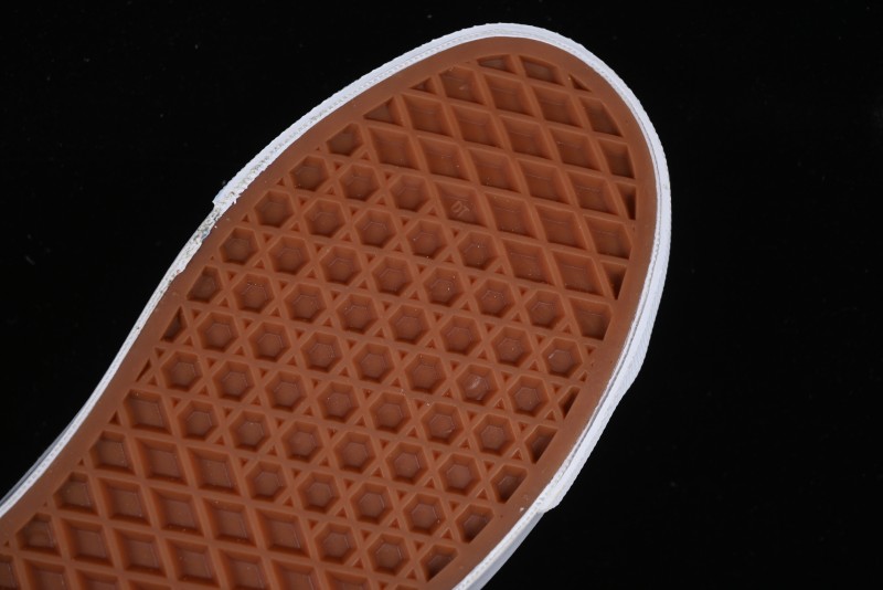 Vans Old Skool 36 Low-Top Retro Skate Shoes - VN000D57TBR
