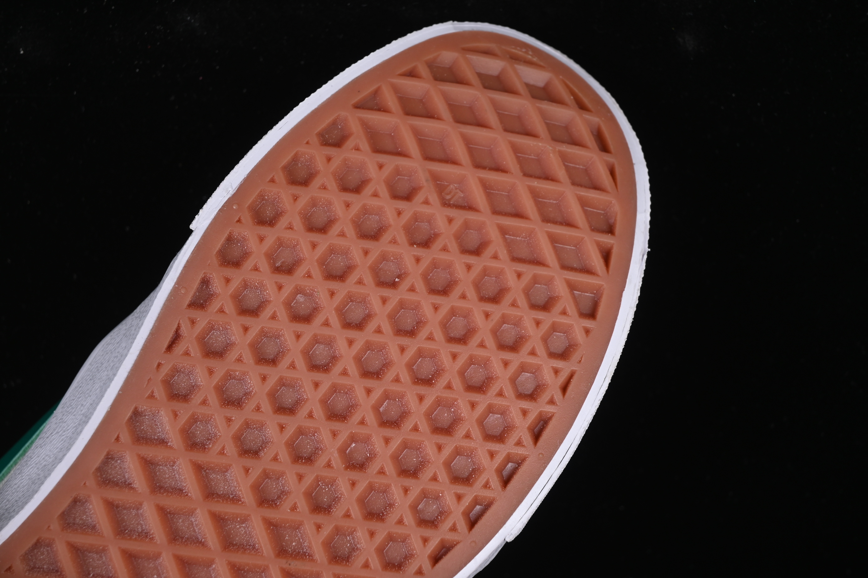 Vans Knu Skool Low-Top Retro Chunky Sneakers - VN000D6CJBG