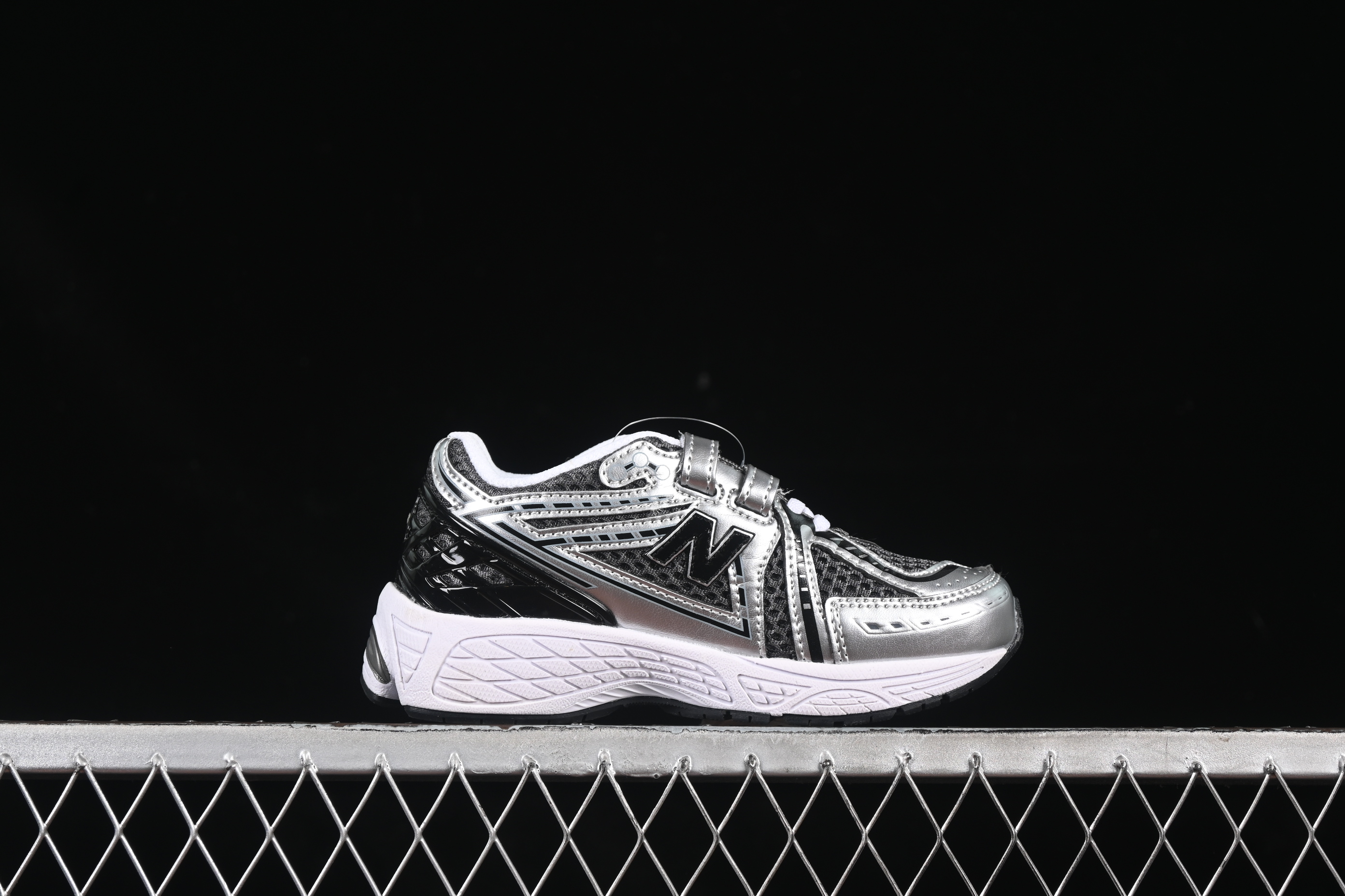 New Balance 1906R Series Kids Hook and Loop Sneakers - PV1906CG