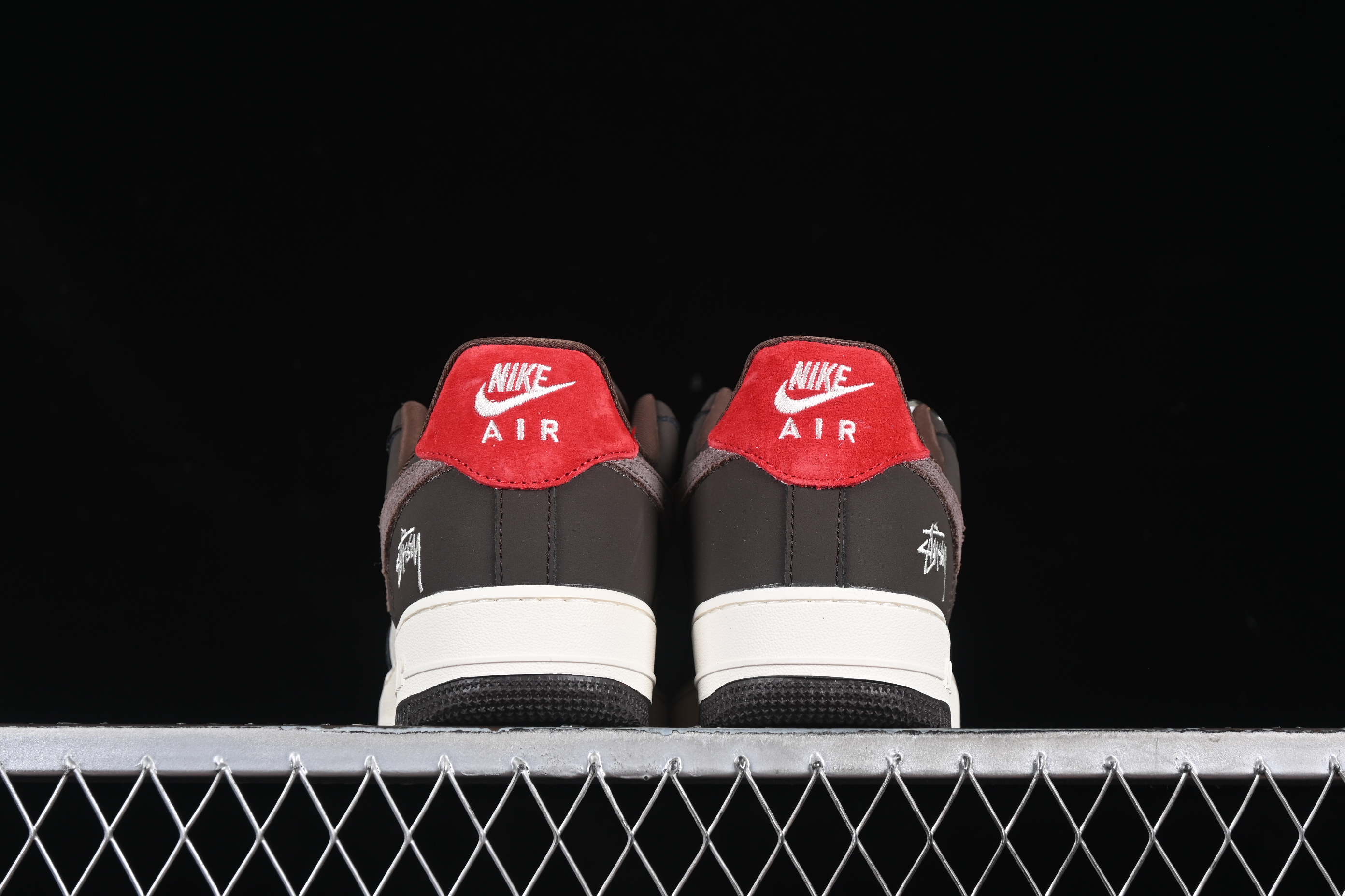 Nike Air Force 1 '07 Low Stussy Collaboration Red Tail Chocolate Low-Top Casual Sneakers - KK1988-057