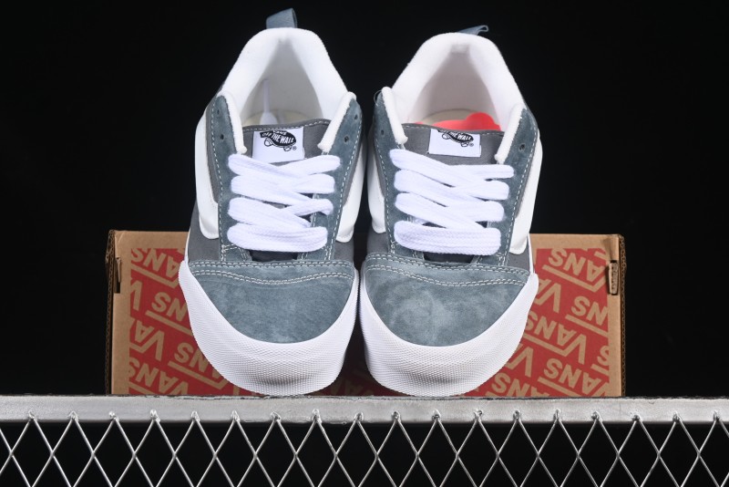 Vans Knu Skool Low-Top Retro Chunky Sneakers - VN0009QC6BT