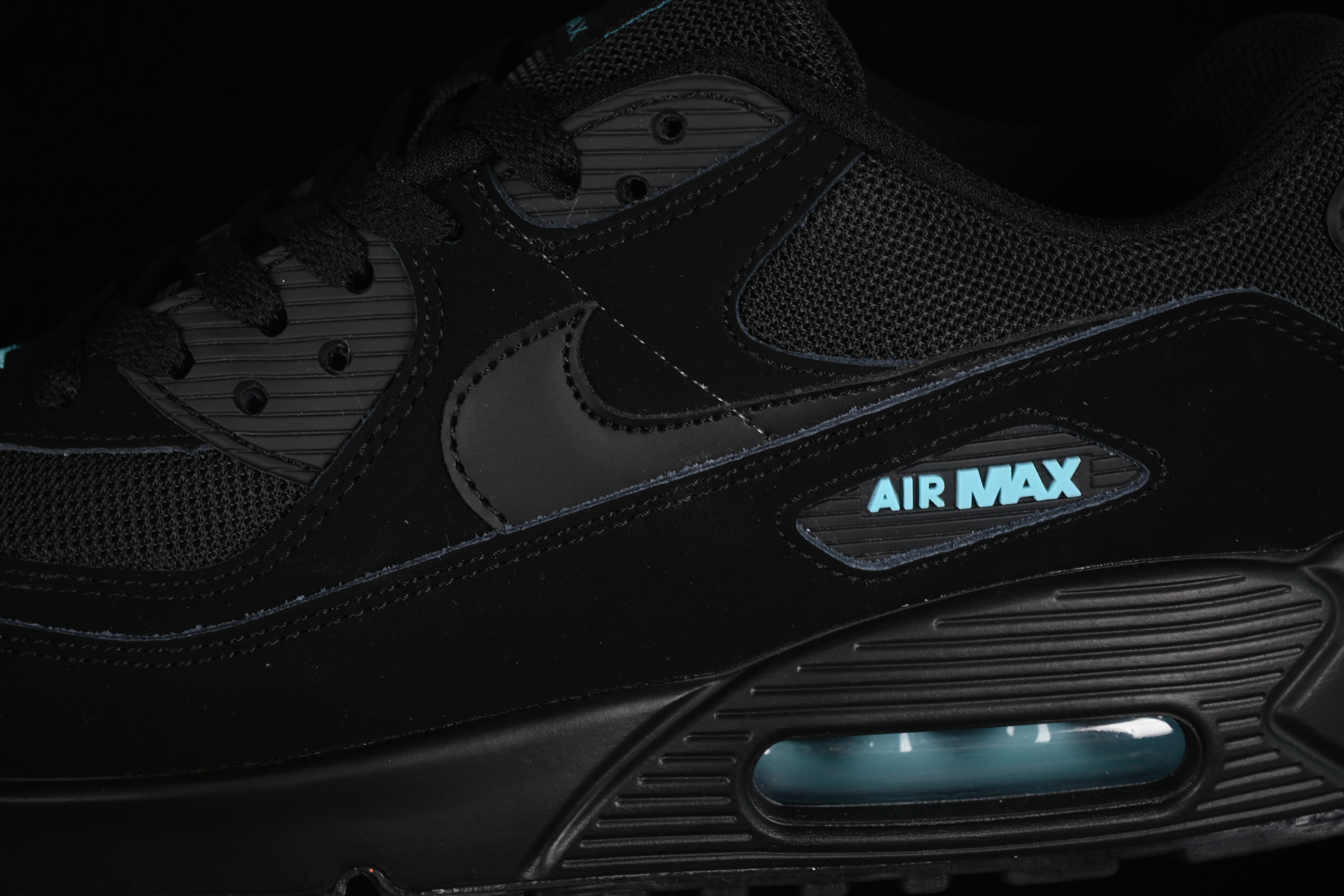 Nike Air Max 90 Retro Running Shoes with Air Cushion Technology - HV6224-001
