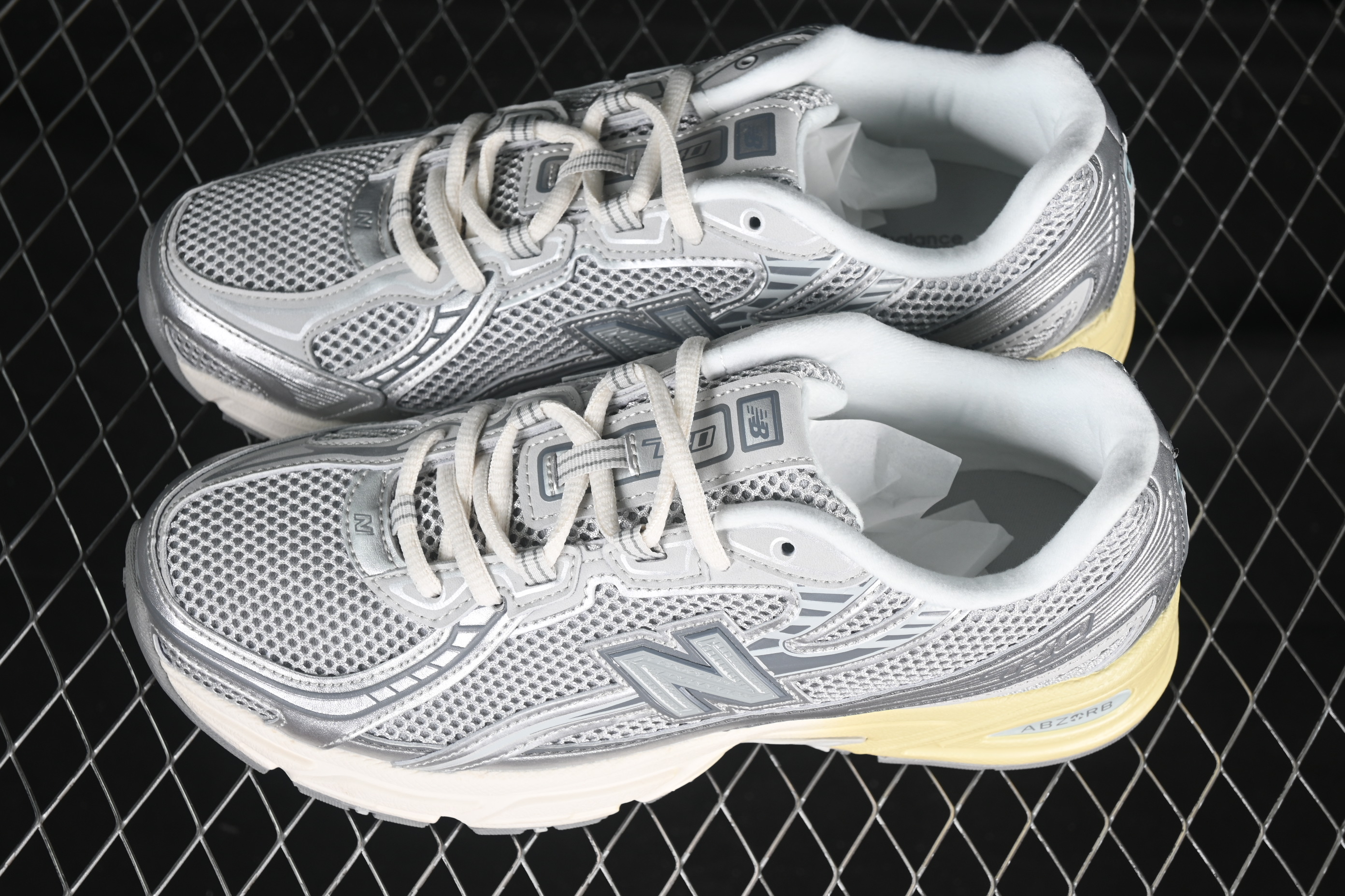 New Balance 740 Series Retro Dad Style Casual Running Shoes - U740AR2