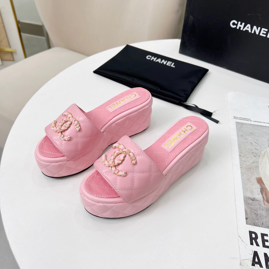 2025 Women Chanel Pink Leather Platform Sandals LY00240