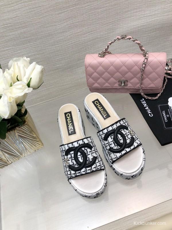 2025 Women Chanel Black White Textile Slippers LY00320
