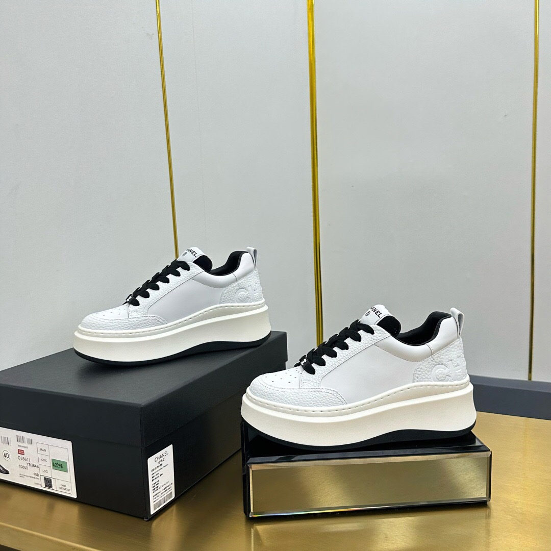 2025 Women Chanel White Black Leather Sneakers