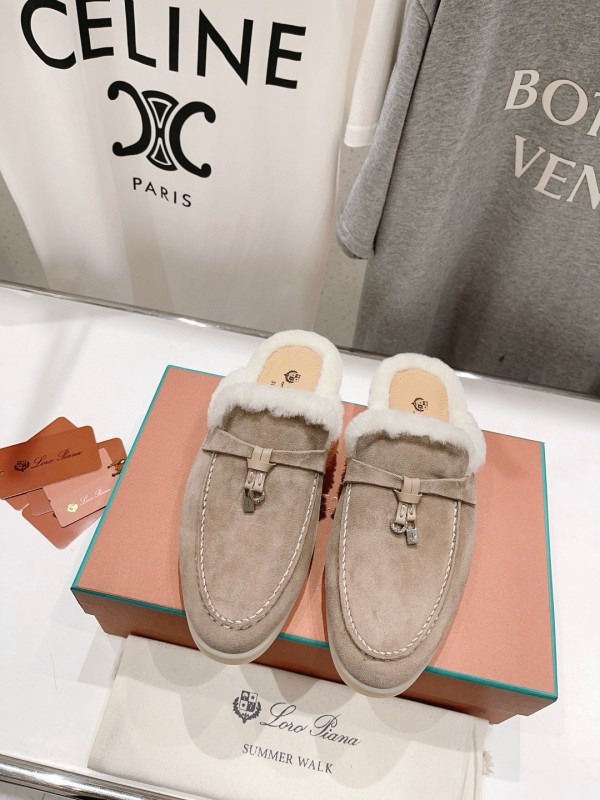 2024 Slippers LP Beige Suede Shearling