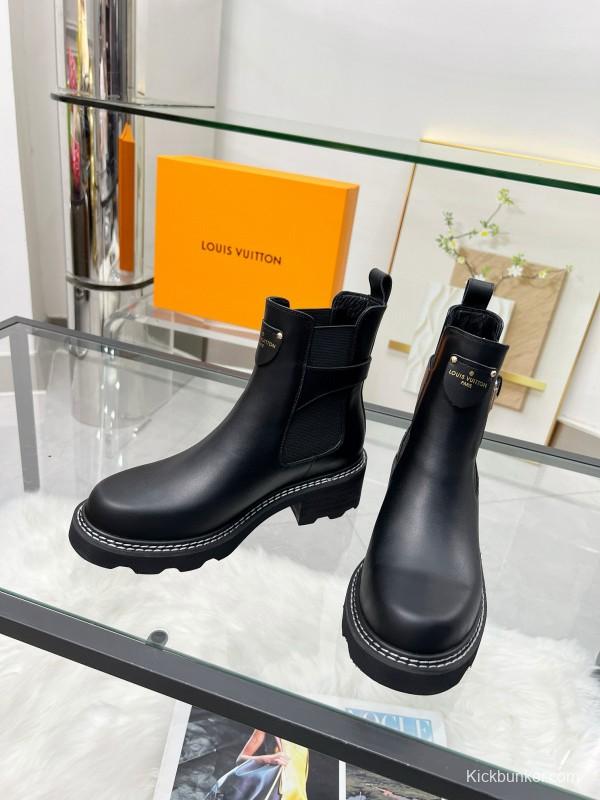 2024 Women Louis Vuitton Black Leather Ankle Boots MJ00310