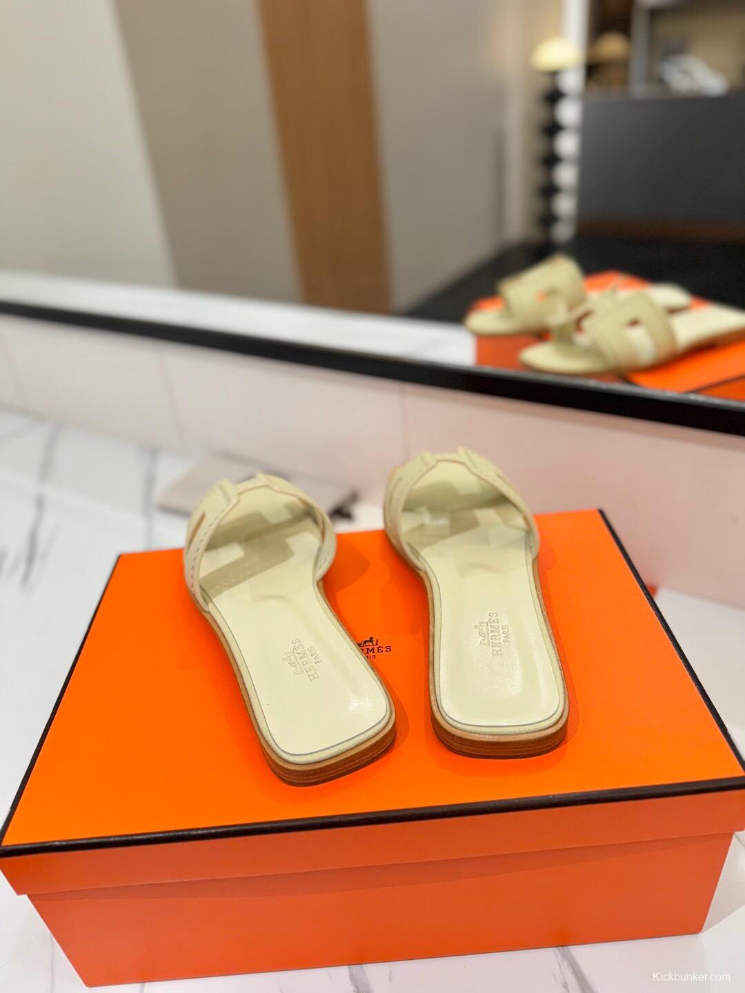 2025 Women Hermès Beige Leather Slippers