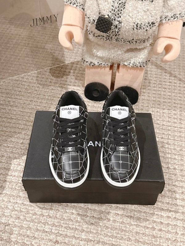 2025 Women Chanel Black White Leather Sneakers