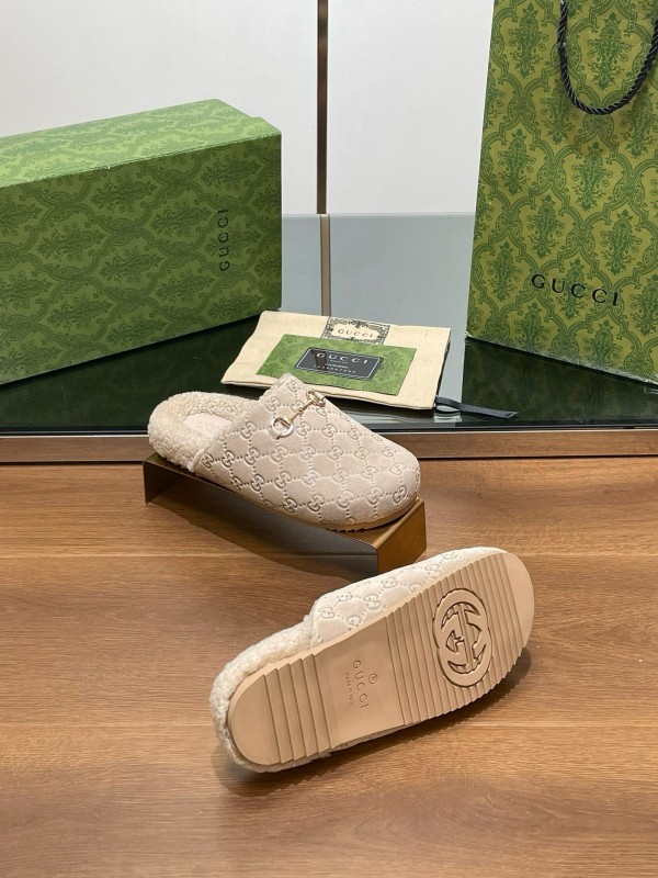 2024 Slippers Gucci Beige Shearling GG Embroidery