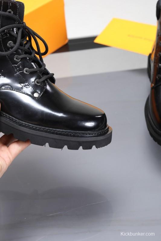 2024 Men Louis Vuitton Black Calfskin Leather Casual High-Top MJ00470