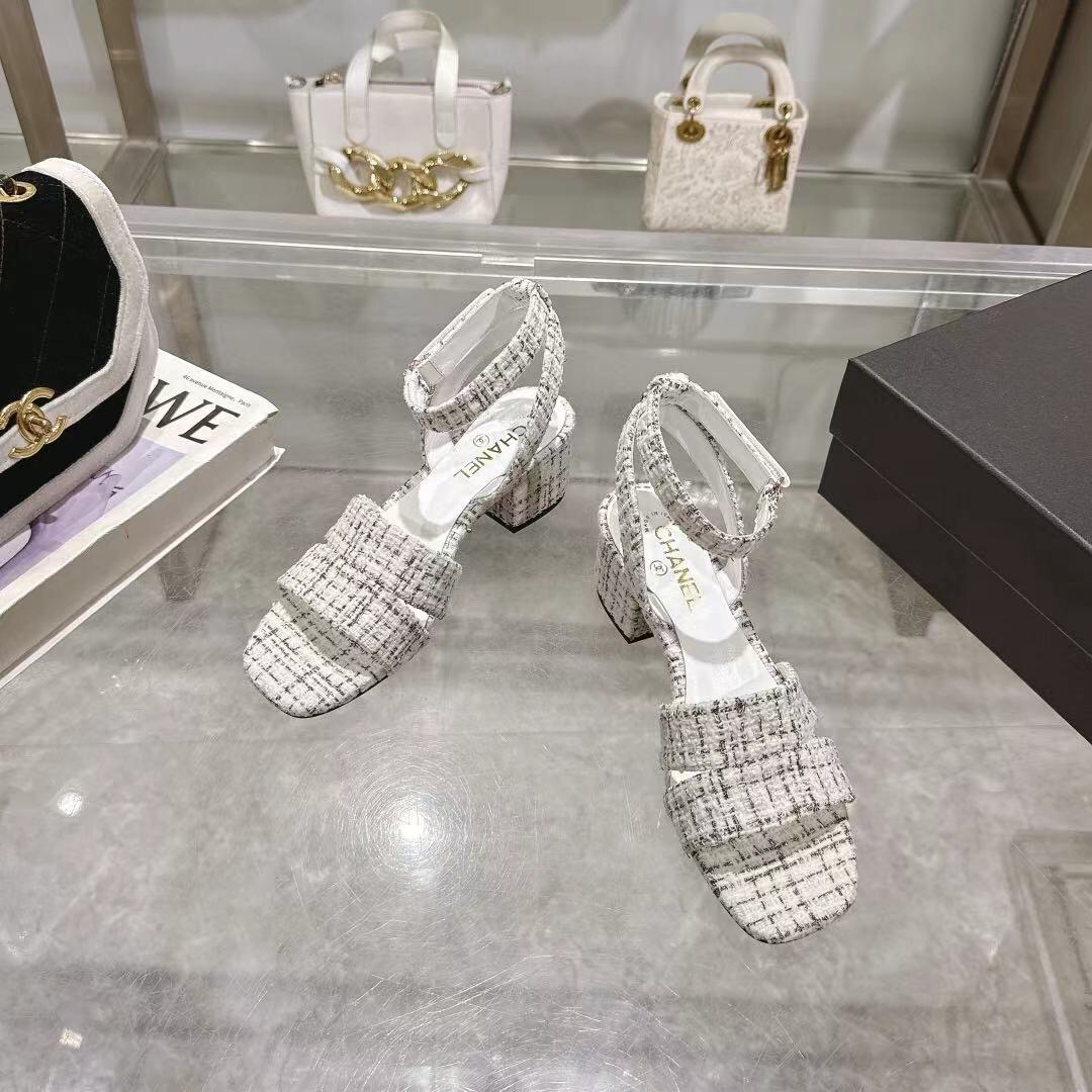 2025 Women Chanel White Black Tweed Leather Sandals LY00280
