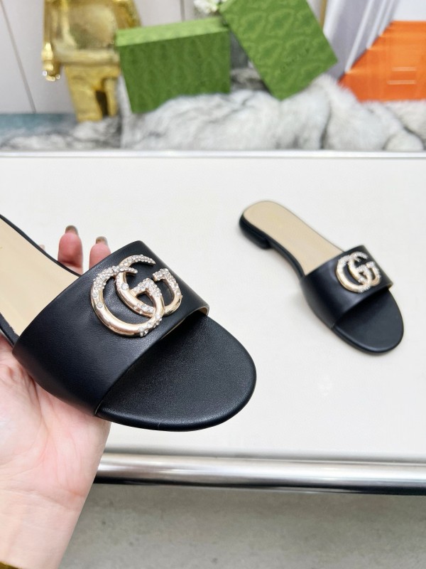 2025 Gucci Black Leather Slippers Double G Buckle MJ00190