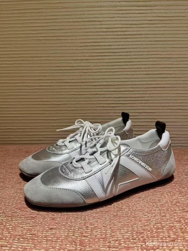 2025 Unisex Louis Vuitton White Silver Leather Sneakers LY00340