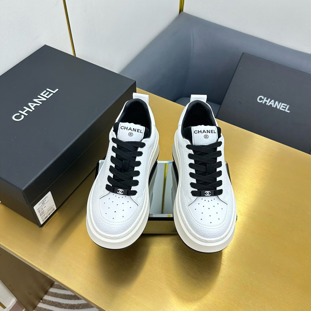 2025 Women Chanel White Black Leather Sneakers