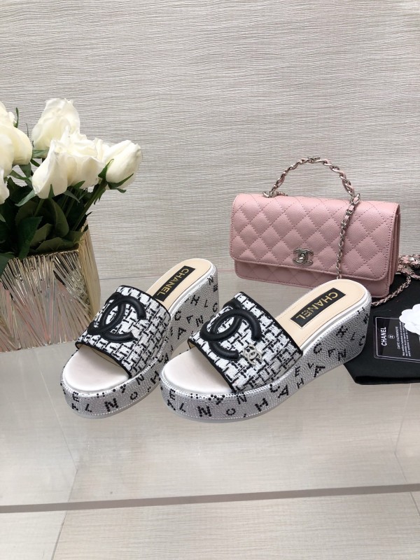 2025 Women Chanel Black White Textile Slippers LY00320