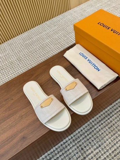2025 Women Louis Vuitton White Leather Slippers LY00200