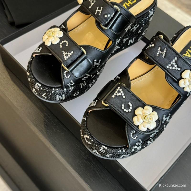 2025 Women Chanel Black PEARL Leather Slippers LY00330