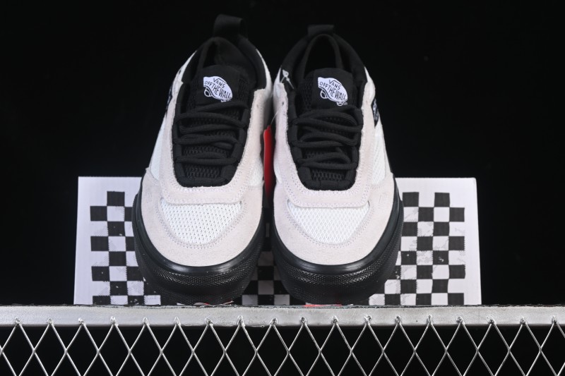 Vans Safe Brady Low Vulcanized Retro Skateboarding Shoes - VN000EEHBWI