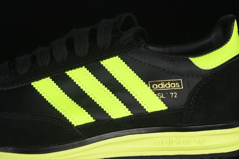 Adidas Originals SL 72 OG Retro Running Shoes with Classic Suede Design - IG4647