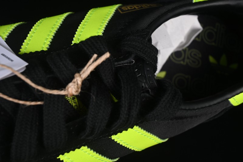 Adidas Originals SL 72 OG Retro Running Shoes with Classic Suede Design - IG4647
