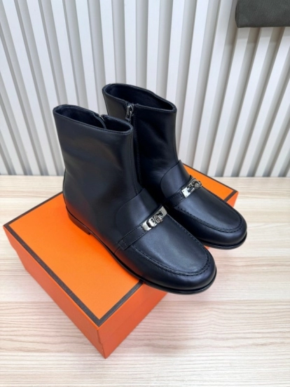 H Kelly Buckle Ankle Boots - LY00390