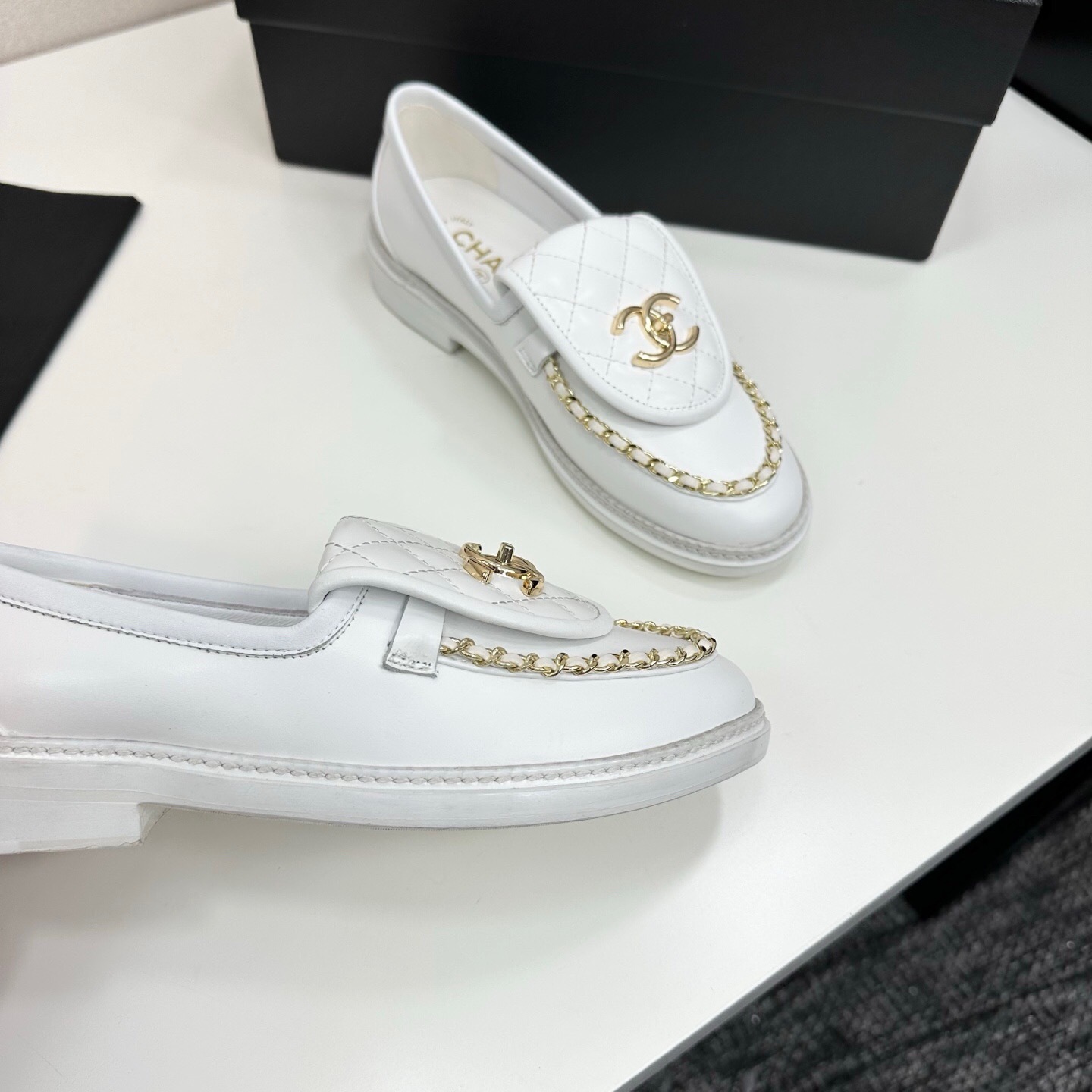 Chanel Classic Flap Chain CC Loafers with Buckle Closure - LY00320