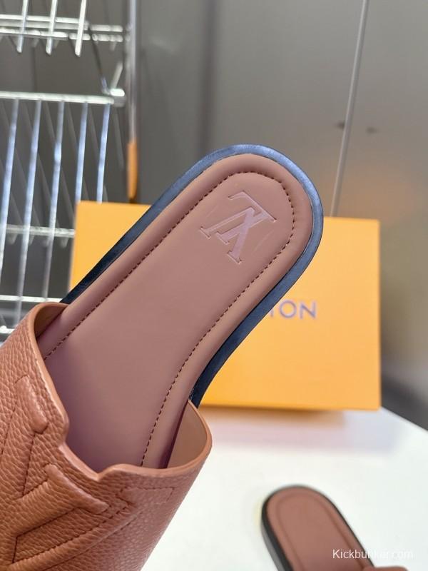 Louis Vuitton Venice Series Sandals with Monogram Embossing and Adjustable Strap - KFY00220