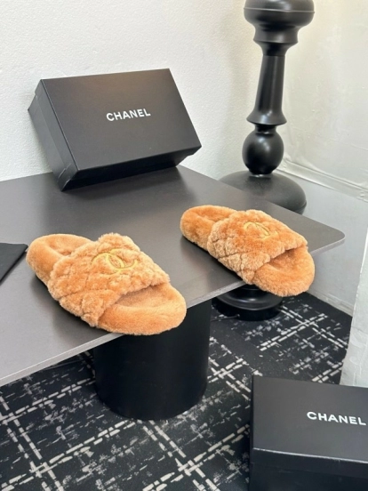 Chanel 2025 SS Fluffy Slippers with Wool Upper and Rubber Sole - LY00250