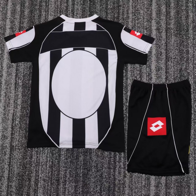 Retro Kids 02/03 Juventus Black White Home Jersey