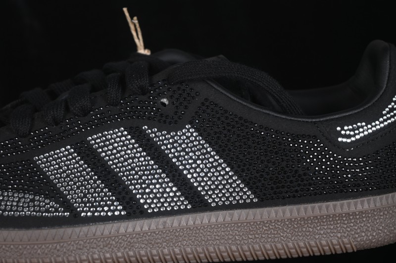 Adidas Samba OG Classic Casual Sneakers with Retro Design - IH9052