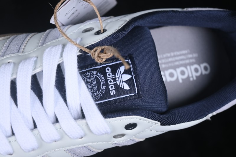 Adidas Samba OG Classic Casual Sneakers with Retro Design - KJ7305