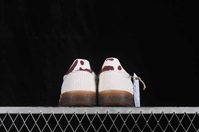 Adidas Handball Spezial Retro Skateboarding Shoes with Suede Upper and Gum Sole - IH4588