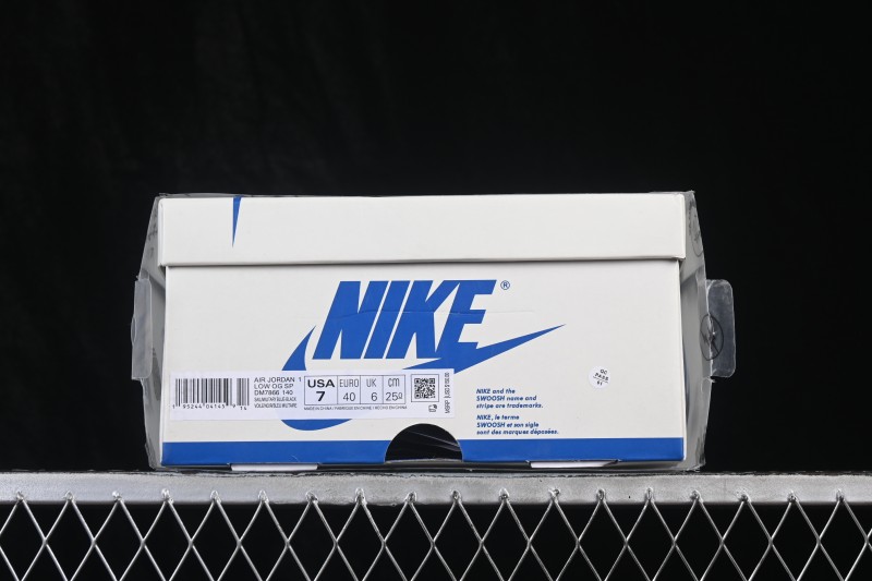 Travis Scott x Air Jordan 1 Low OG Retro Basketball Sneakers with Reverse Swoosh Design - DM7866-140