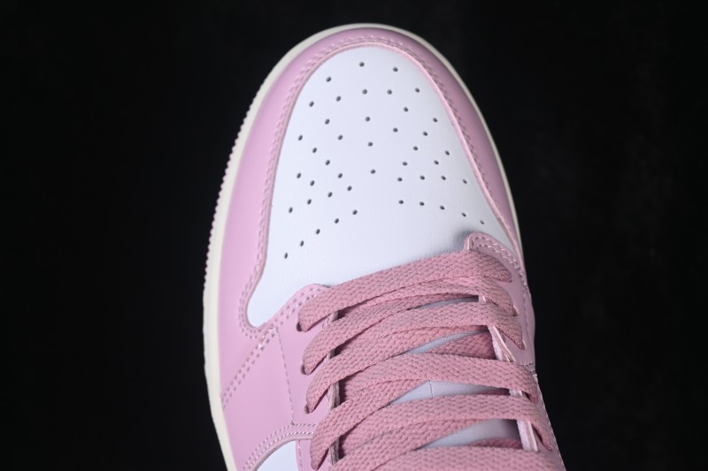 Nike Air Jordan 1 Low Retro Basketball Shoes with Classic Colorway - DC0774-607