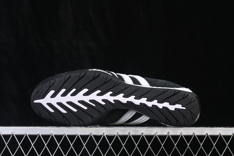 Adidas Originals Adiracer Lo Casual Running Shoes with Non-Slip Traction and Durable Construction - JR7009