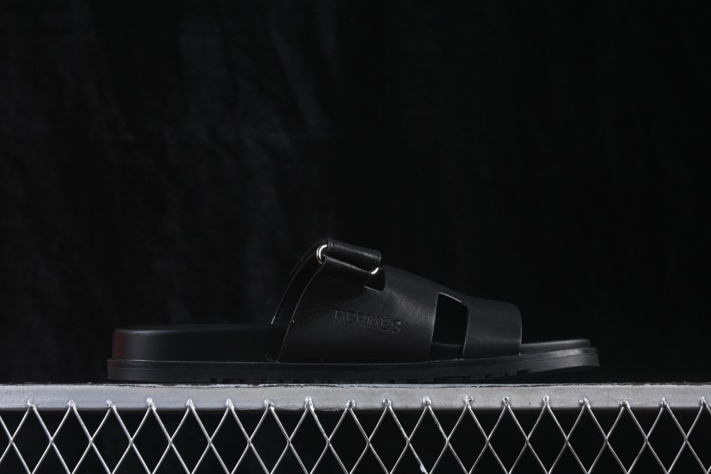 Hermes Chypre Flat Slide Sandals with Embossed Logo - Black